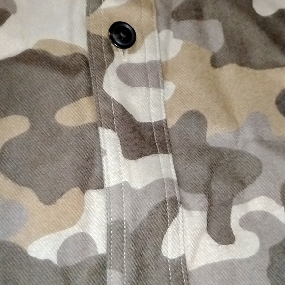 Camo Jacket shirt in Large - Picture 4 of 6